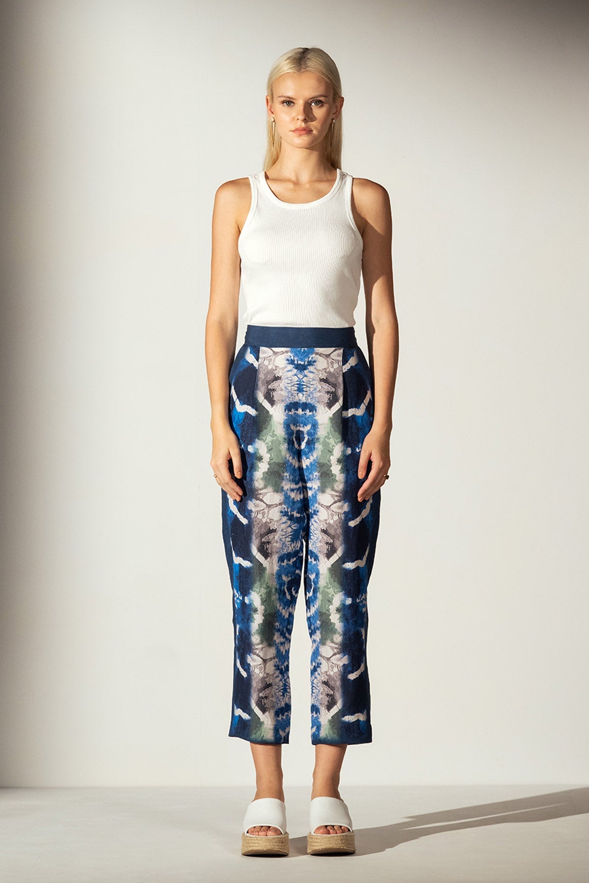 Nitanshi goel in Aria Rara Pants