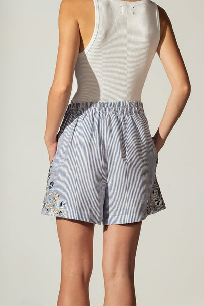 Nauheed Cyrusi in Cora Shorts