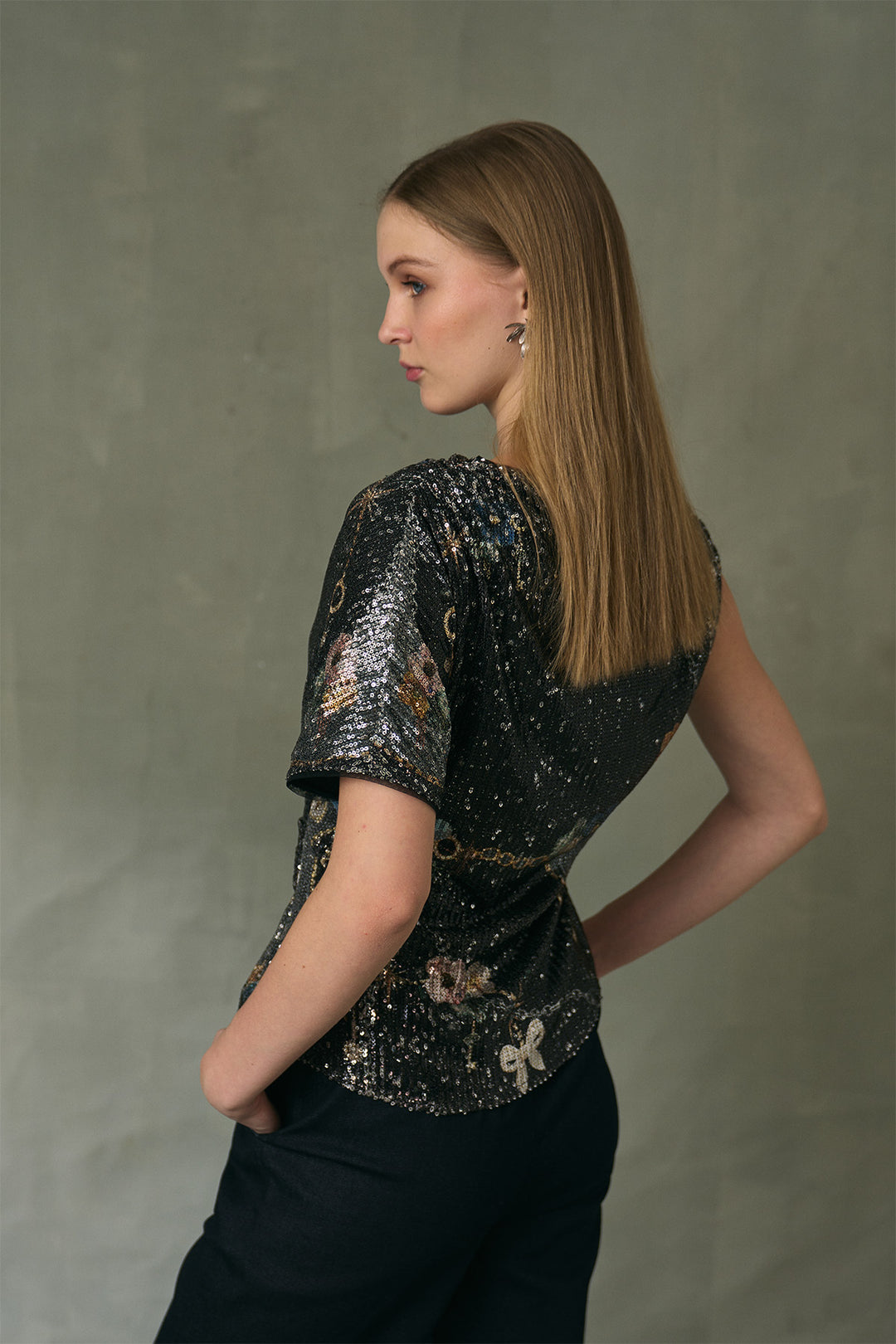 ELARIS ASYMMETRIC TOP