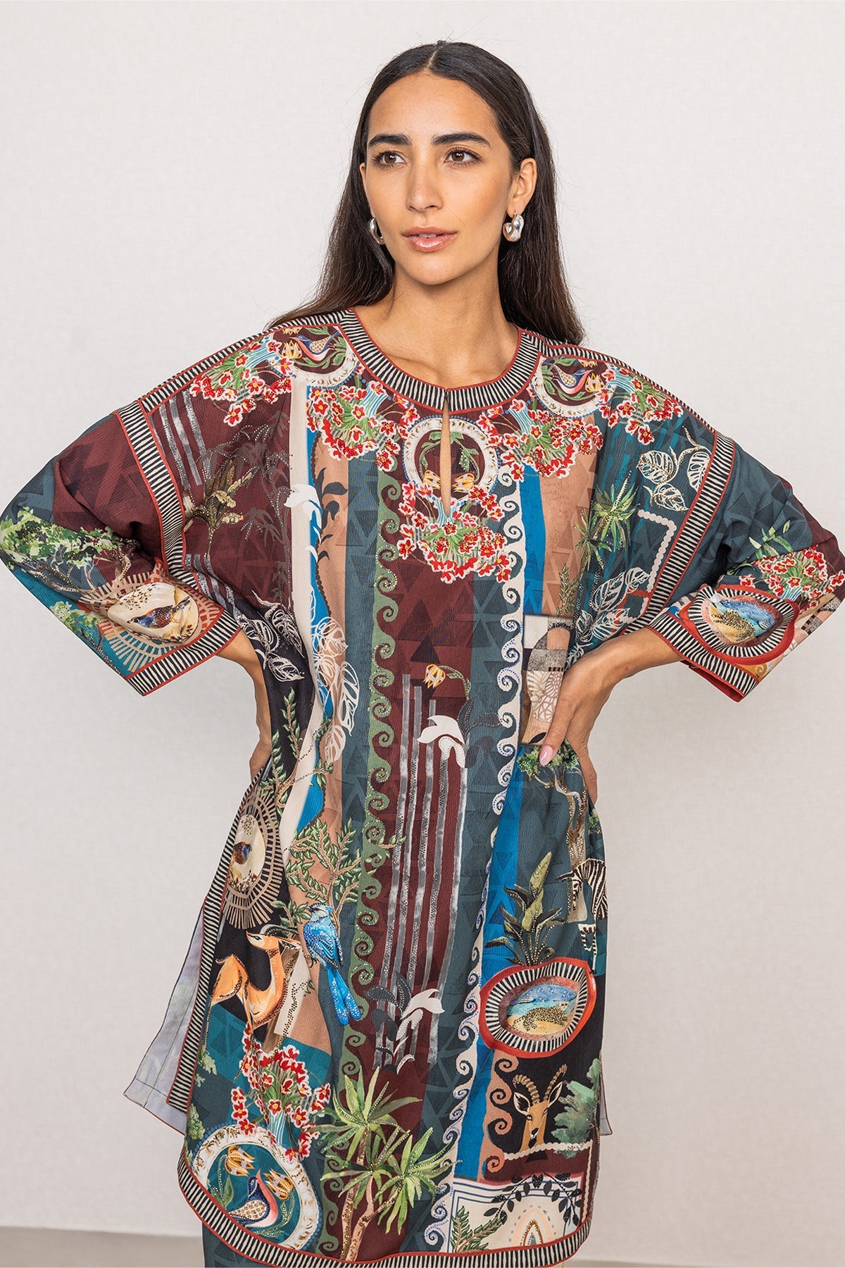 Ranna Gill Sunvale Tunic Set in poly crinkle with mosaic & palm prints.