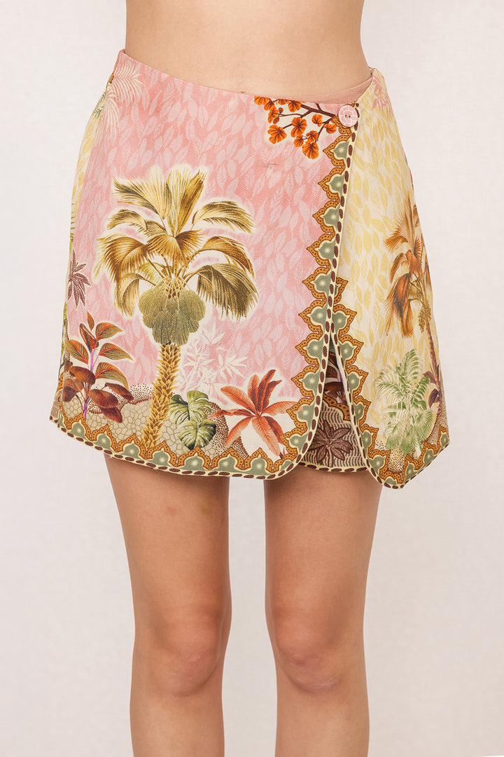 Dia Mirza in Elin Overlap Skorts