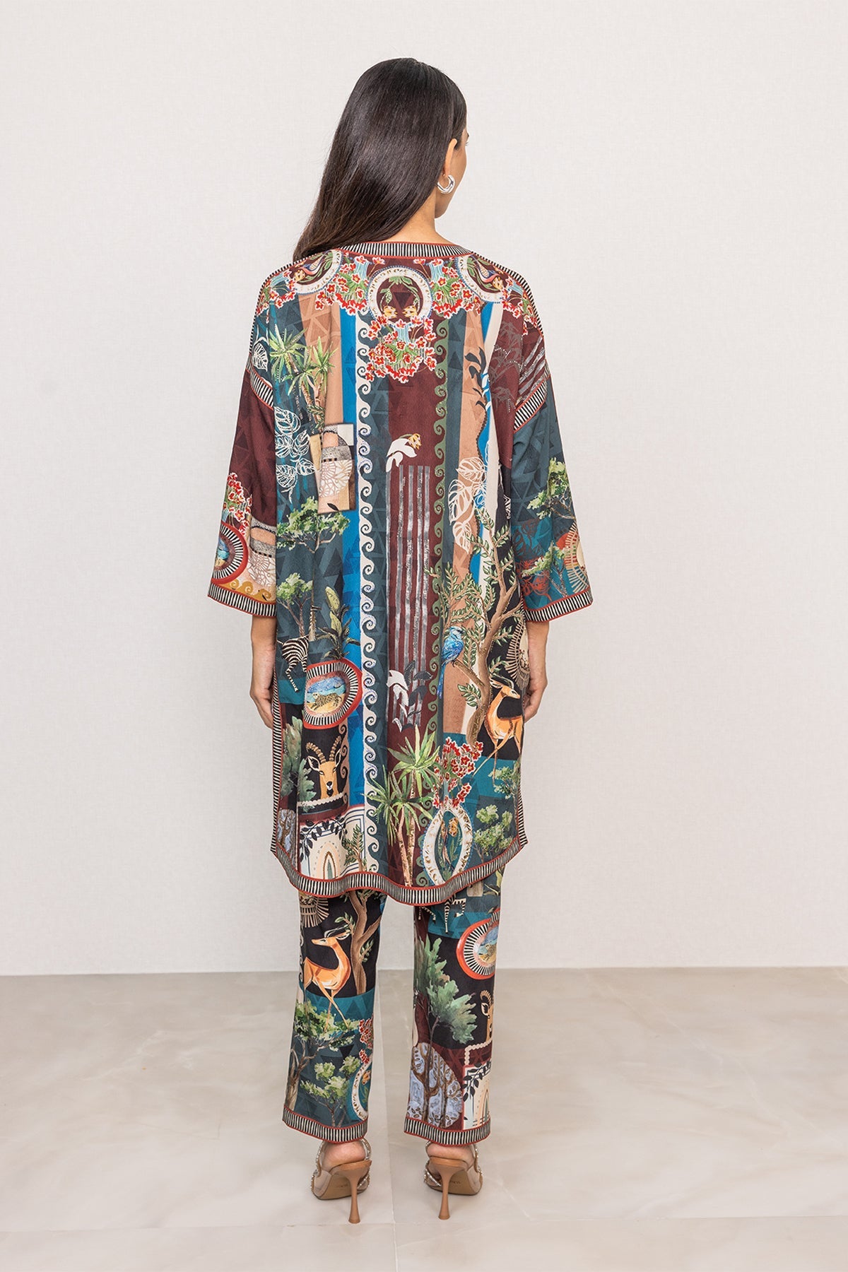 Ranna Gill Sunvale Tunic Set in poly crinkle with mosaic & palm prints.