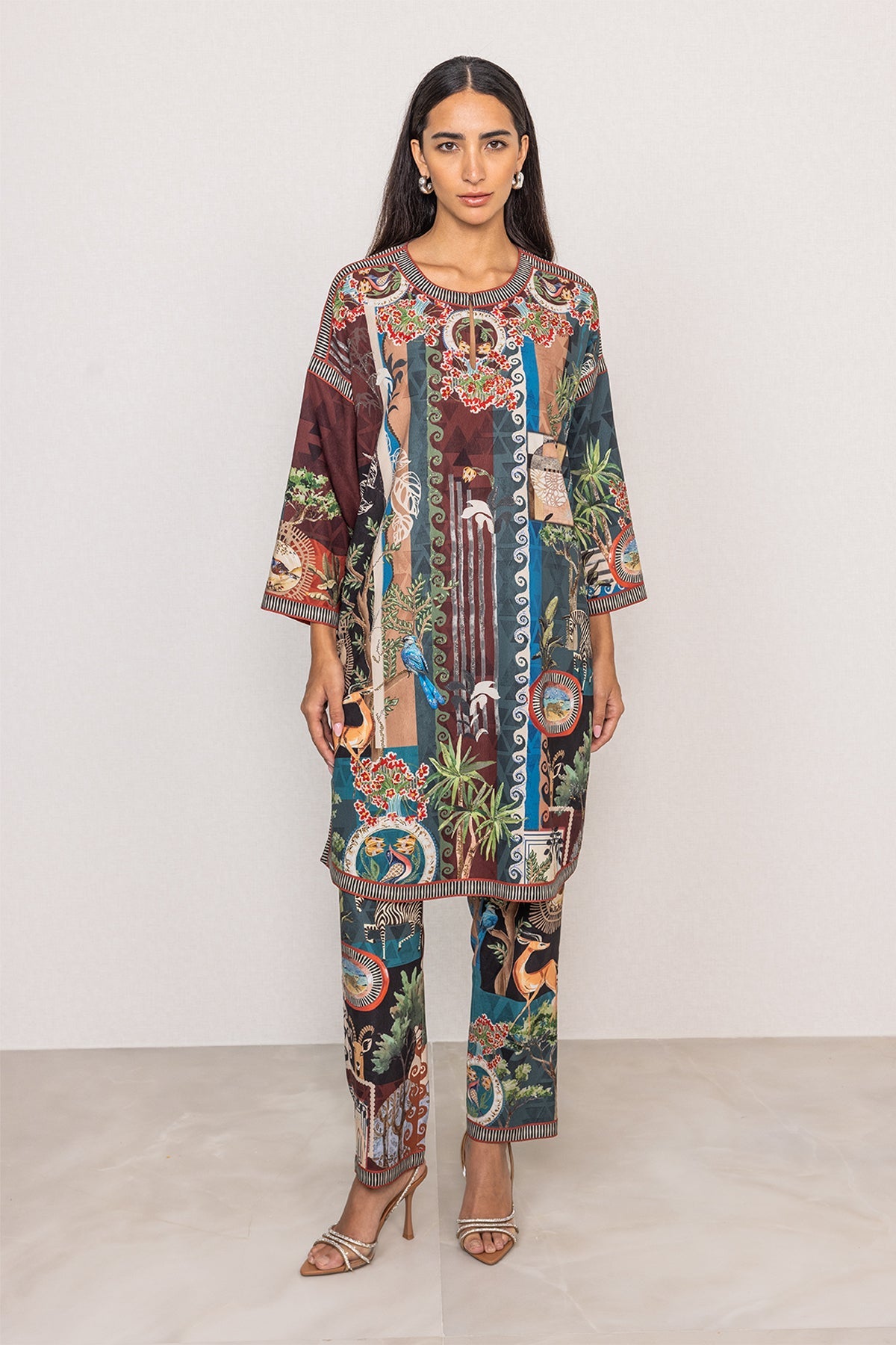 Ranna Gill Sunvale Tunic Set in poly crinkle with mosaic & palm prints.