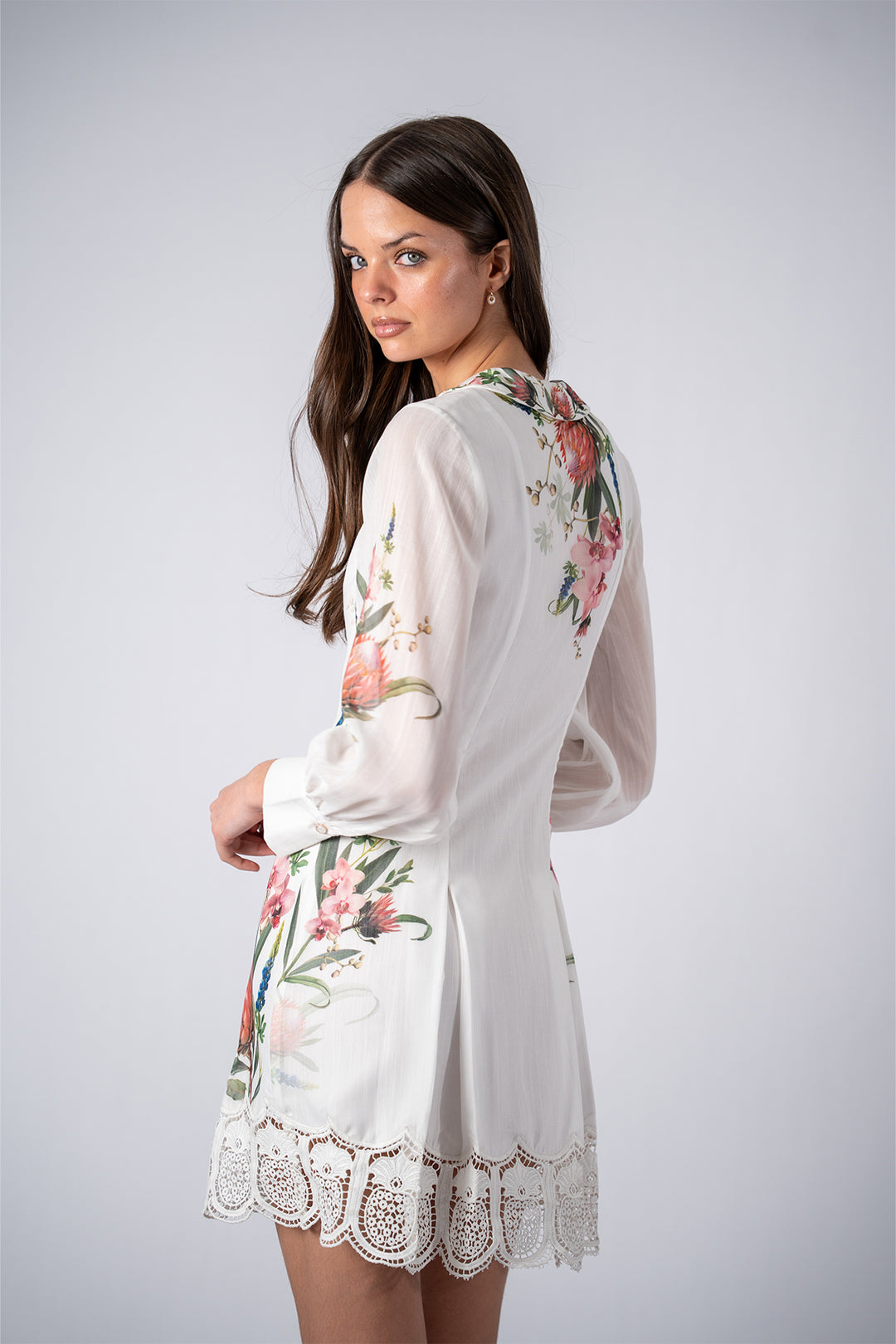 Alivio Chelsea Collar Dress