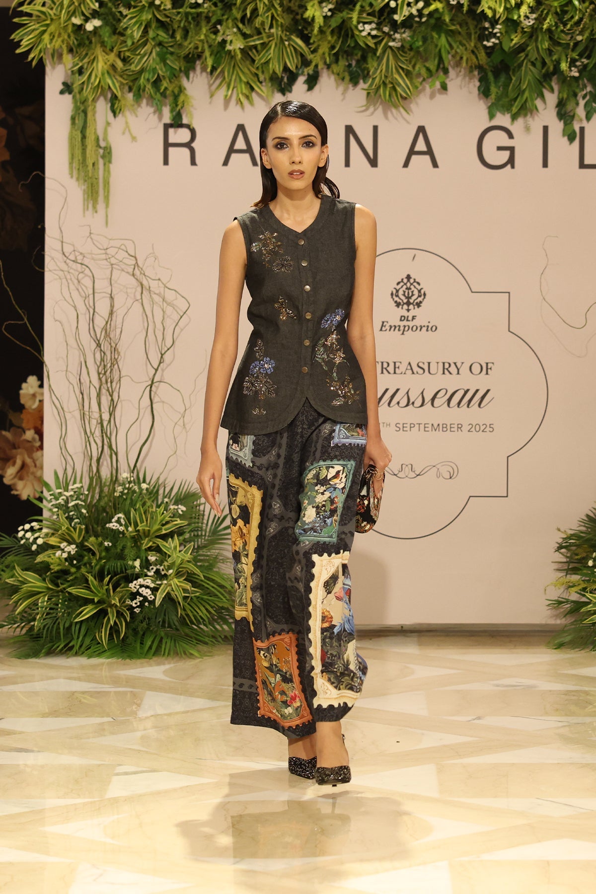 Aster Sleeveless Waist Coat