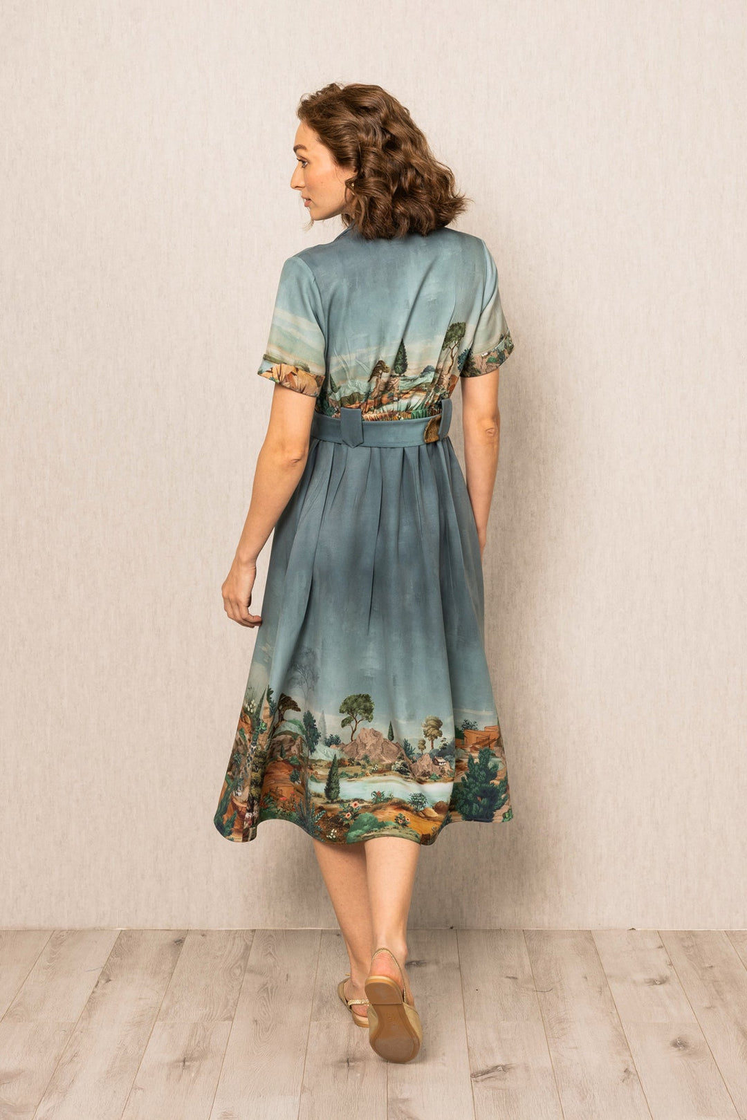 Porto Knotch Collar Midi Dress