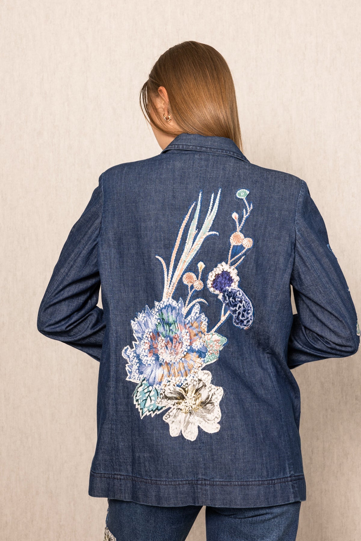 Vera Knotch Collar Jacket