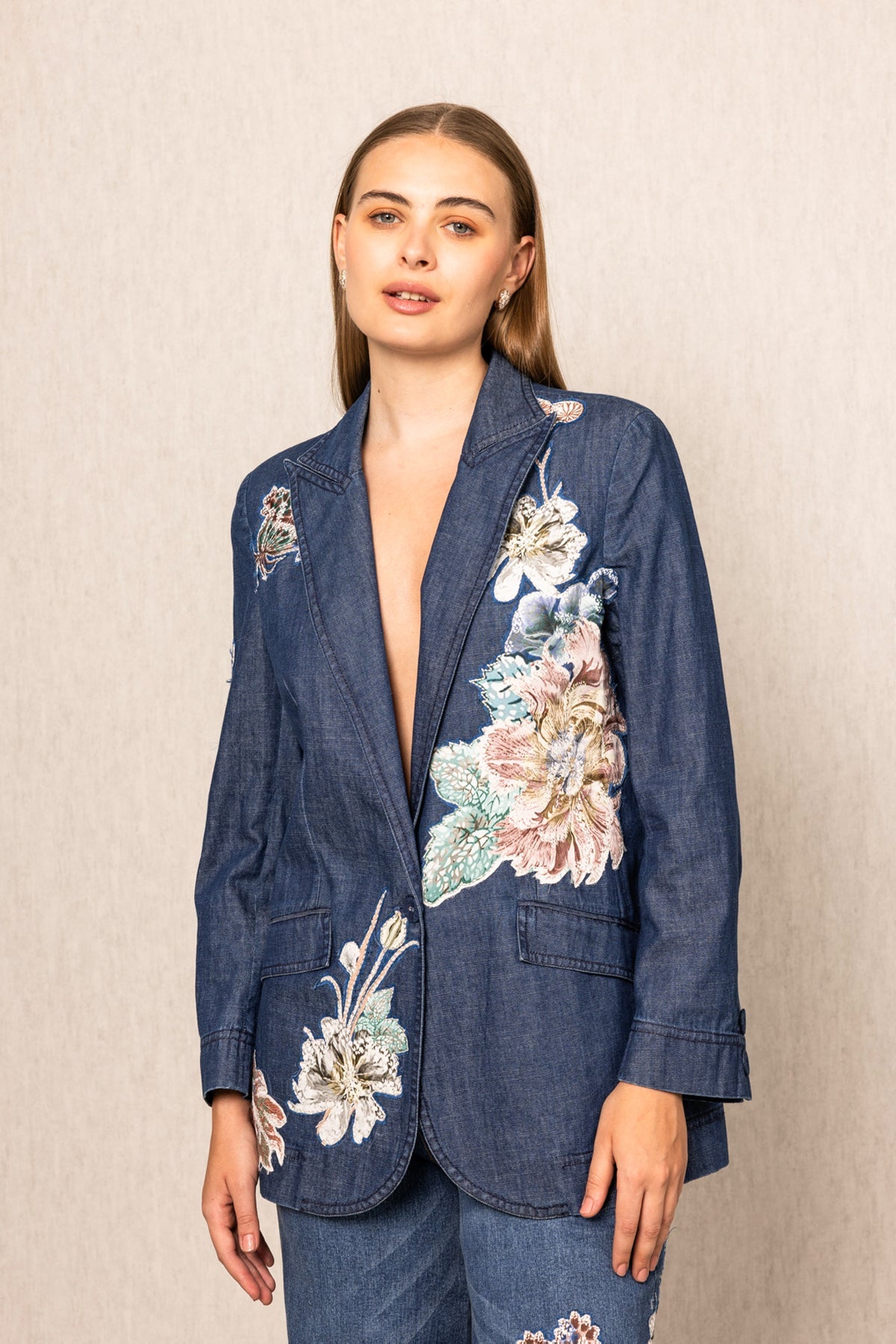 Vera Knotch Collar Jacket