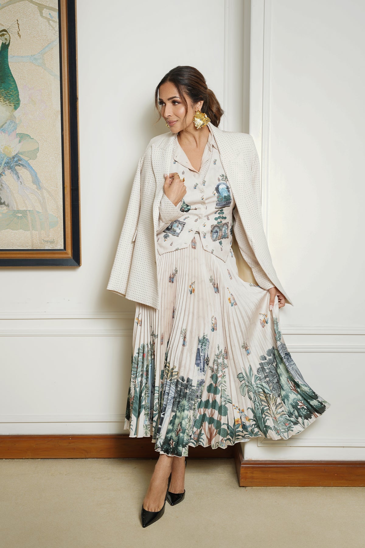 Malaika Arora in Aria Pleated Skirt