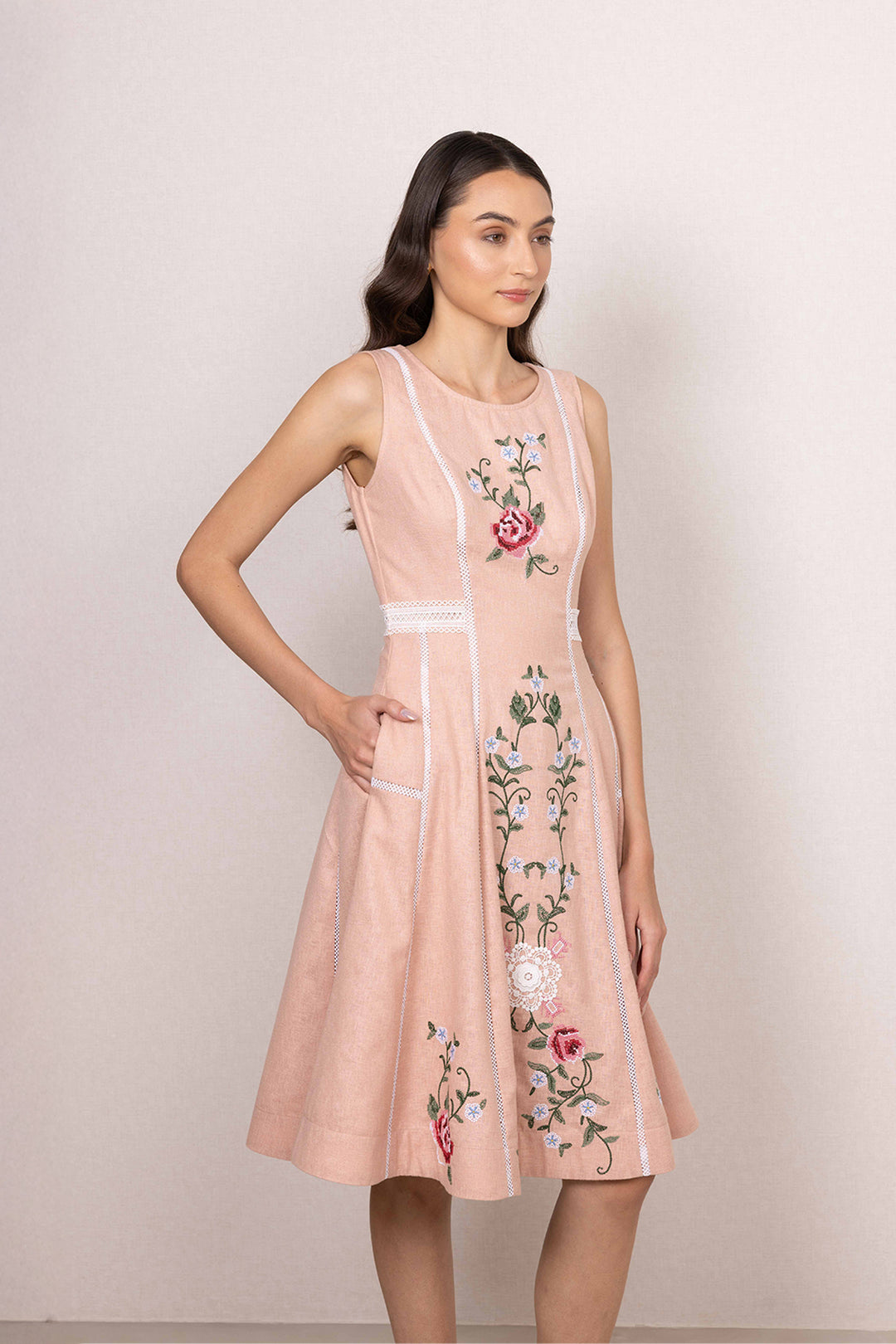 Serel Sleeveless Panel Midi Dress