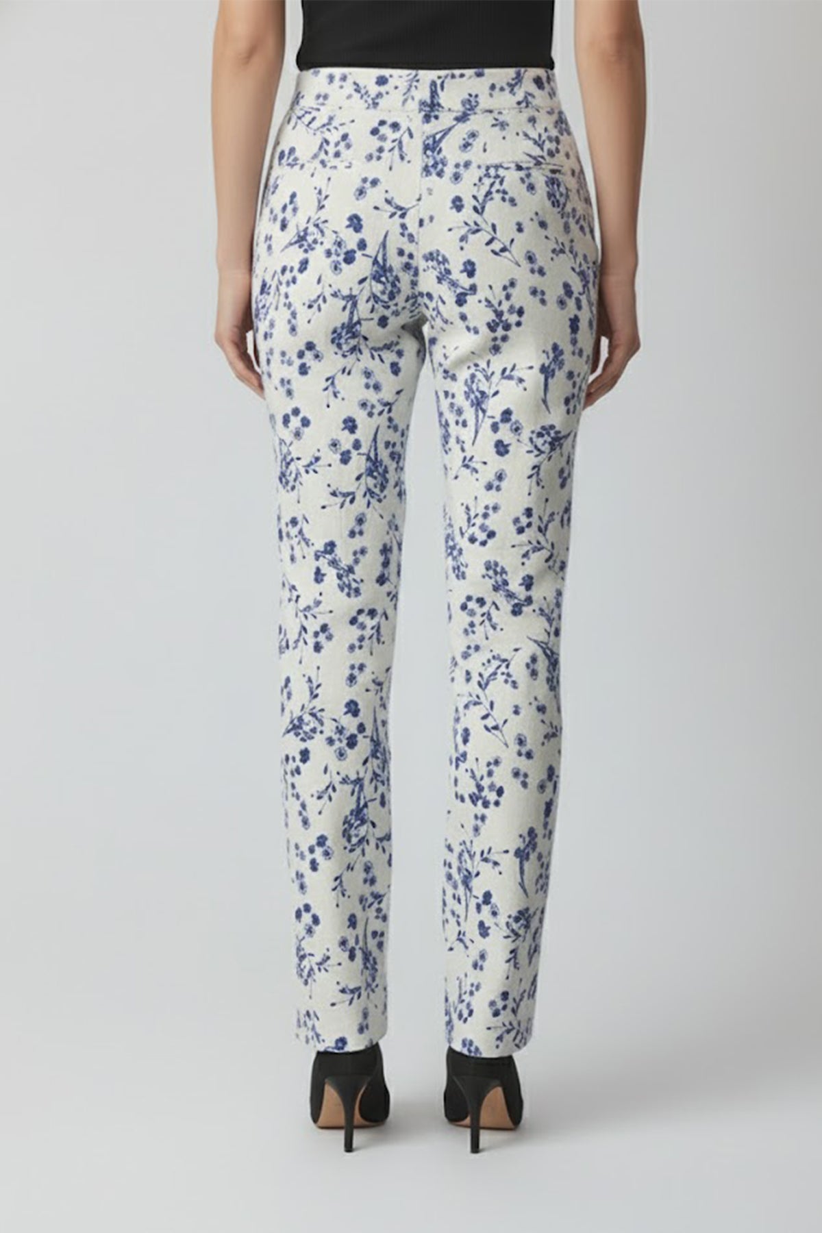 Ranna Gill Blue floral printed viscose linen white pants.