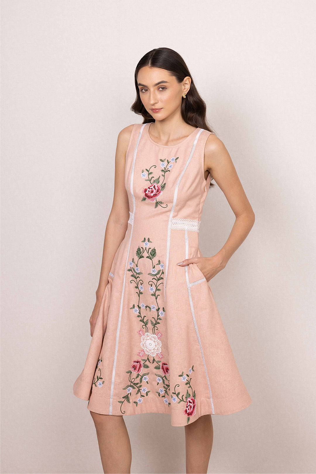 Serel Sleeveless Panel Midi Dress