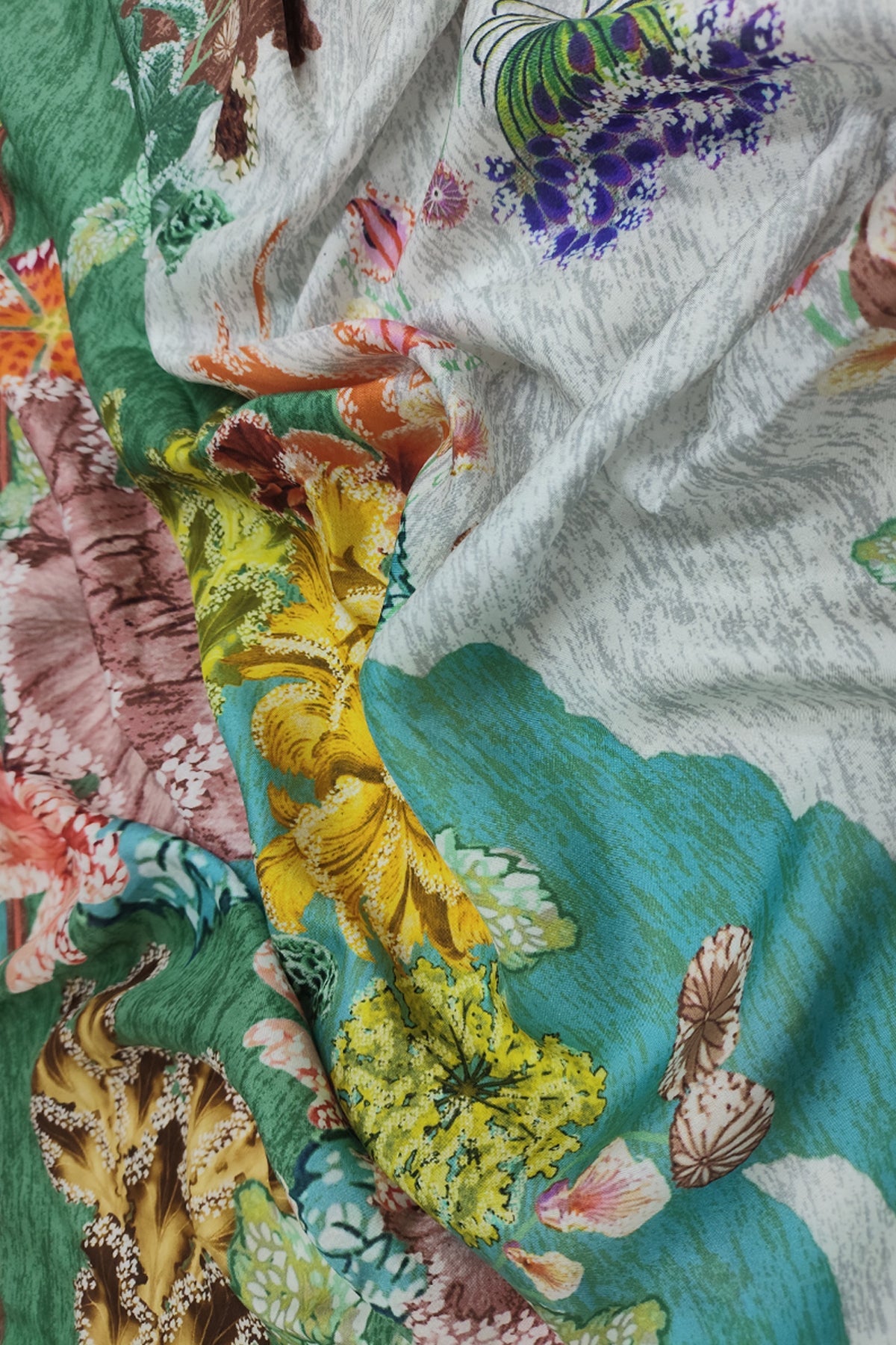 Grey Bloom field Scarf