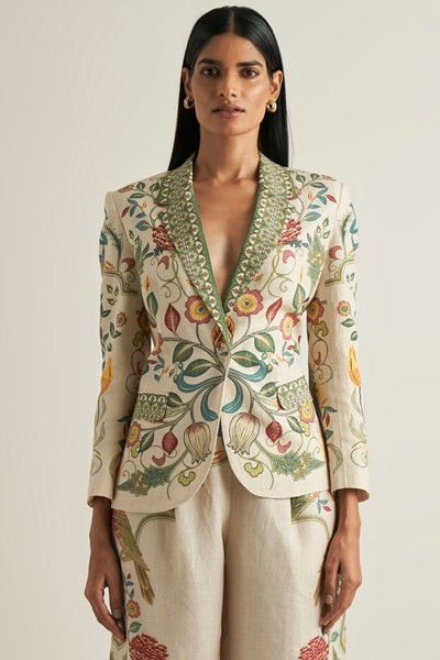 Misu in Alena Jacket Set