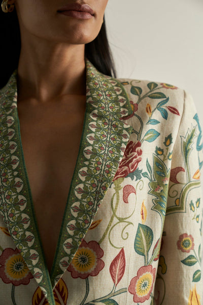 Misu in Alena Jacket Set